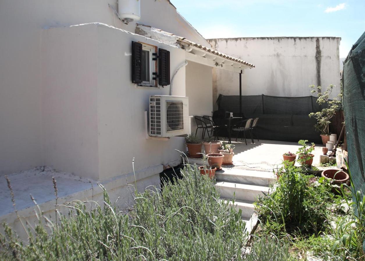 Gabriela'S Seaside House Villa Kassiopi Exterior photo